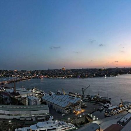เรดิสัน บลู โฮเต็ล อิสตันบูล เปรา Hotel ภายนอก รูปภาพ View of the port of Split