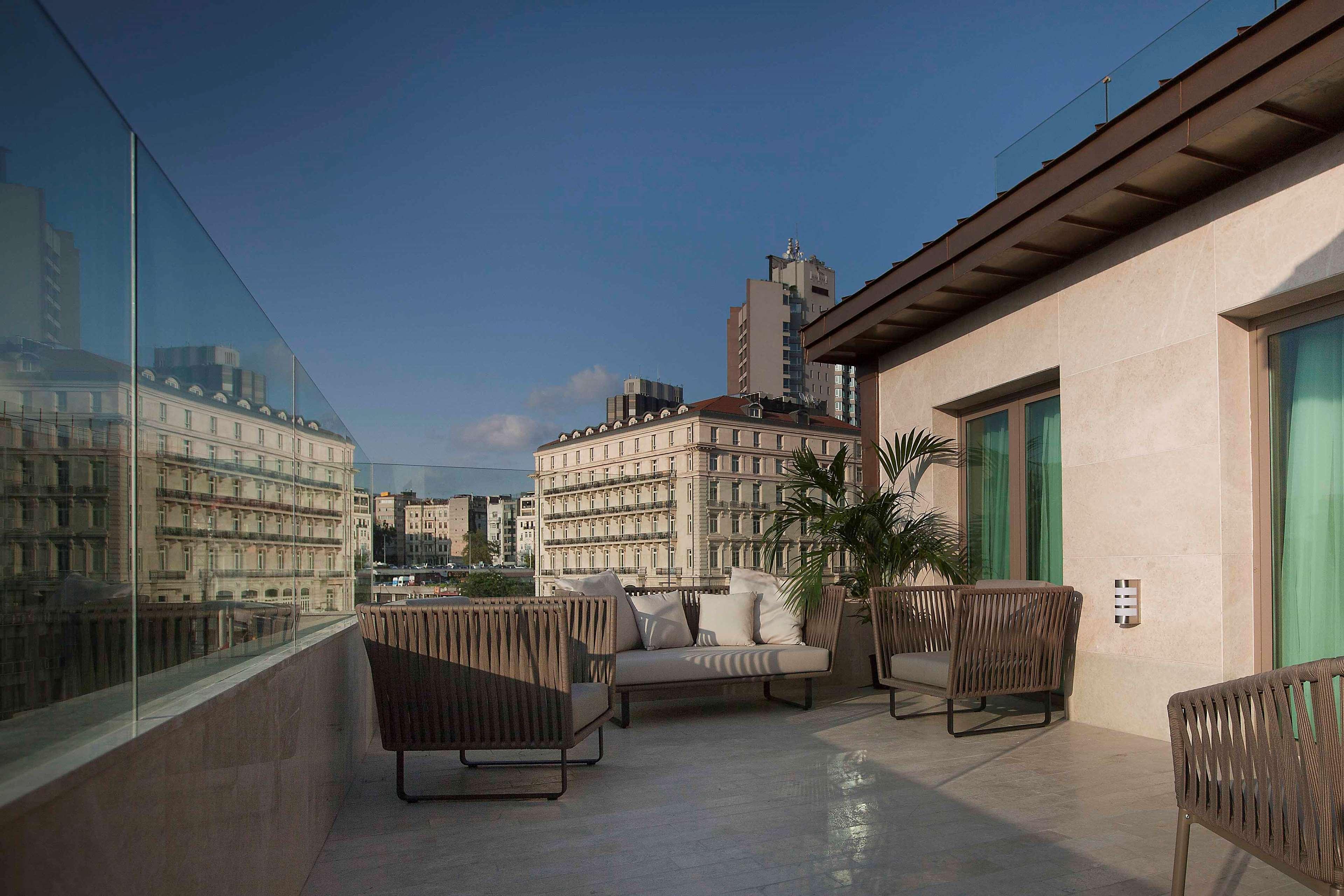 เรดิสัน บลู โฮเต็ล อิสตันบูล เปรา Hotel ภายนอก รูปภาพ The Terrace