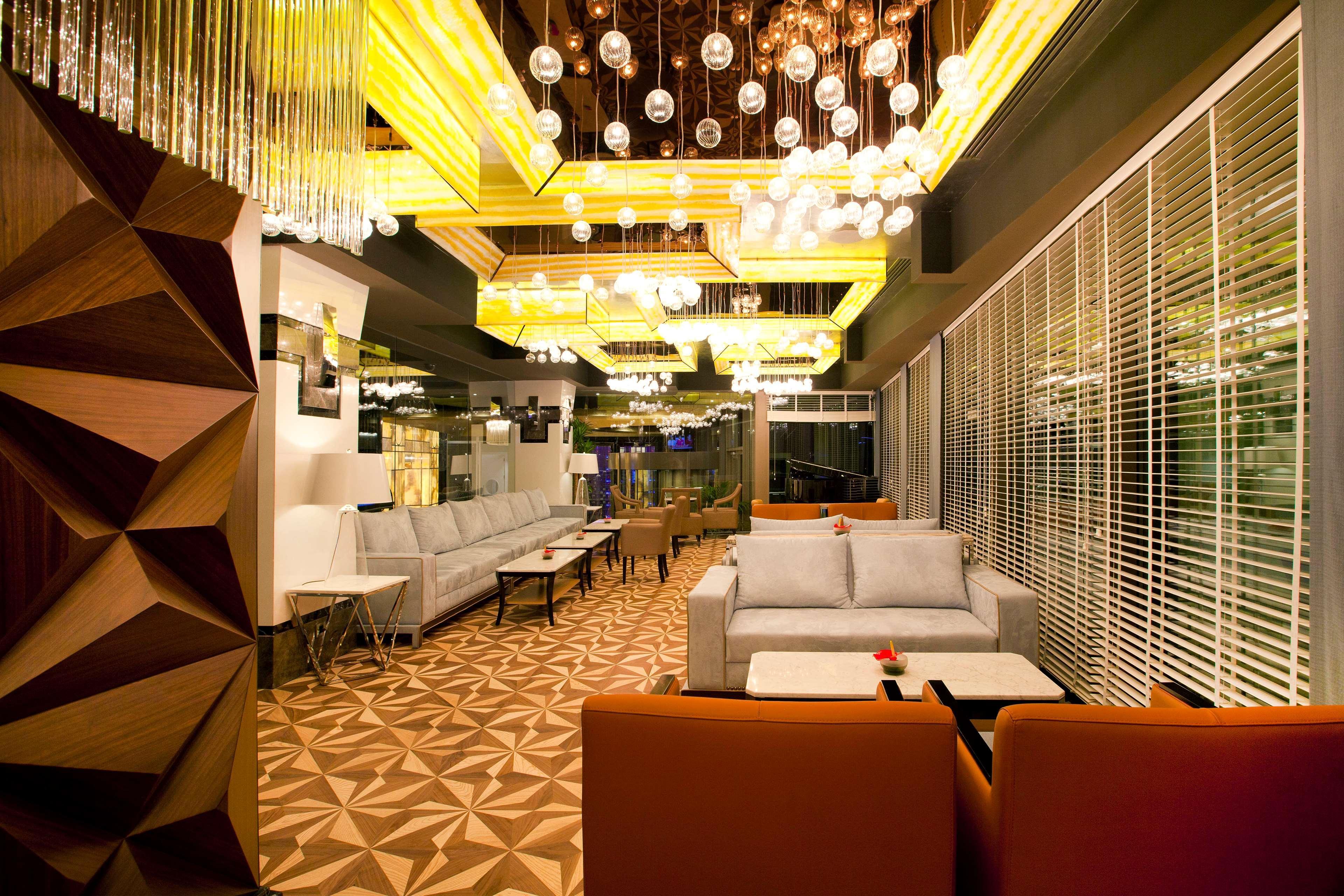 เรดิสัน บลู โฮเต็ล อิสตันบูล เปรา Hotel ภายนอก รูปภาพ The interior of the lounge