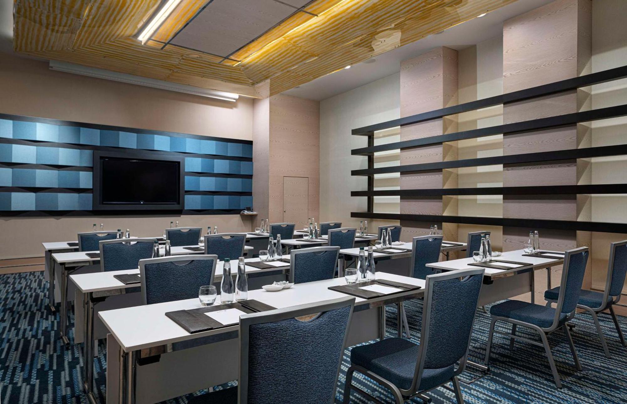 เรดิสัน บลู โฮเต็ล อิสตันบูล เปรา Hotel ภายนอก รูปภาพ A typical classroom layout