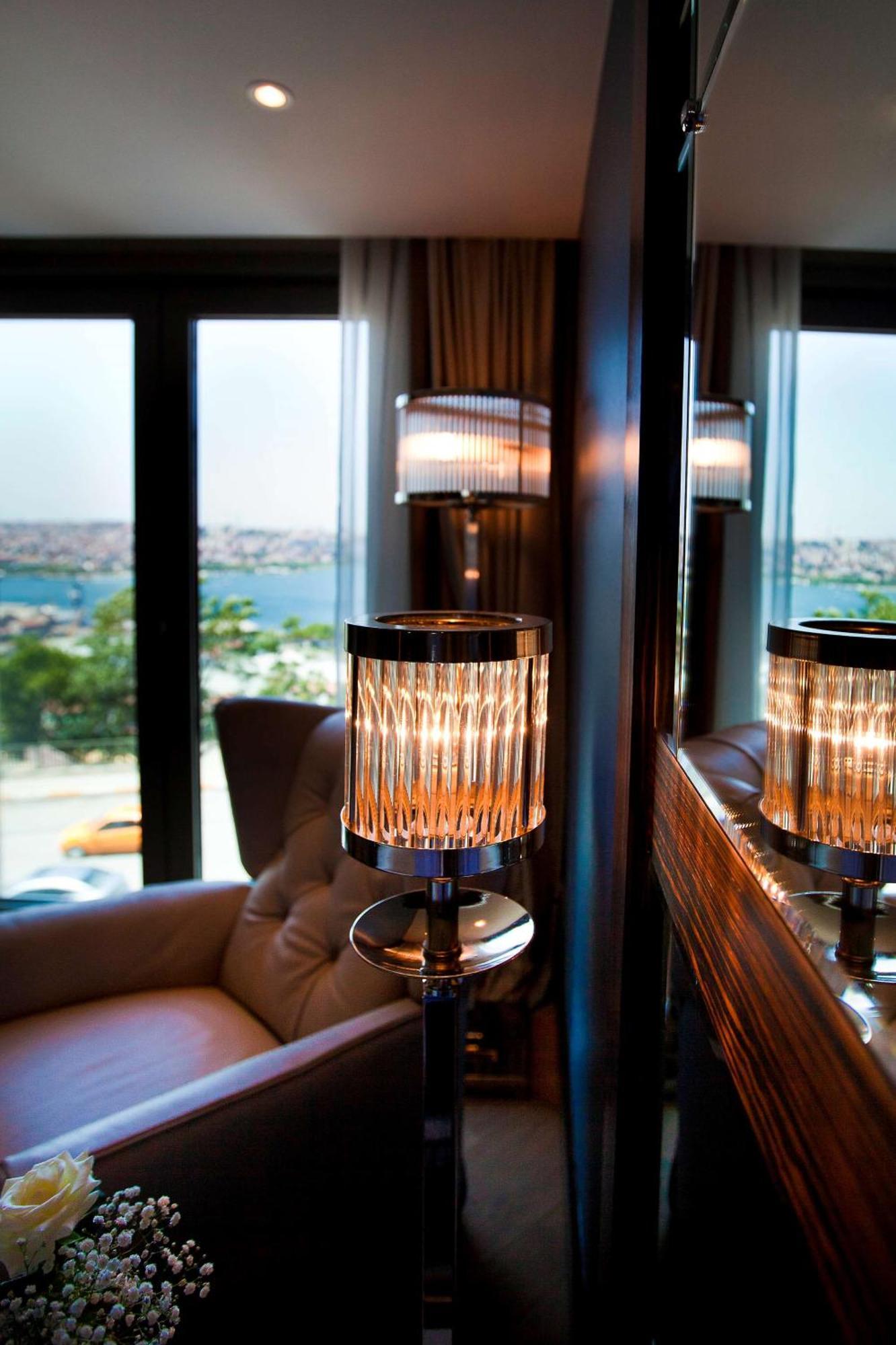 เรดิสัน บลู โฮเต็ล อิสตันบูล เปรา Hotel ภายนอก รูปภาพ The view from the hotel