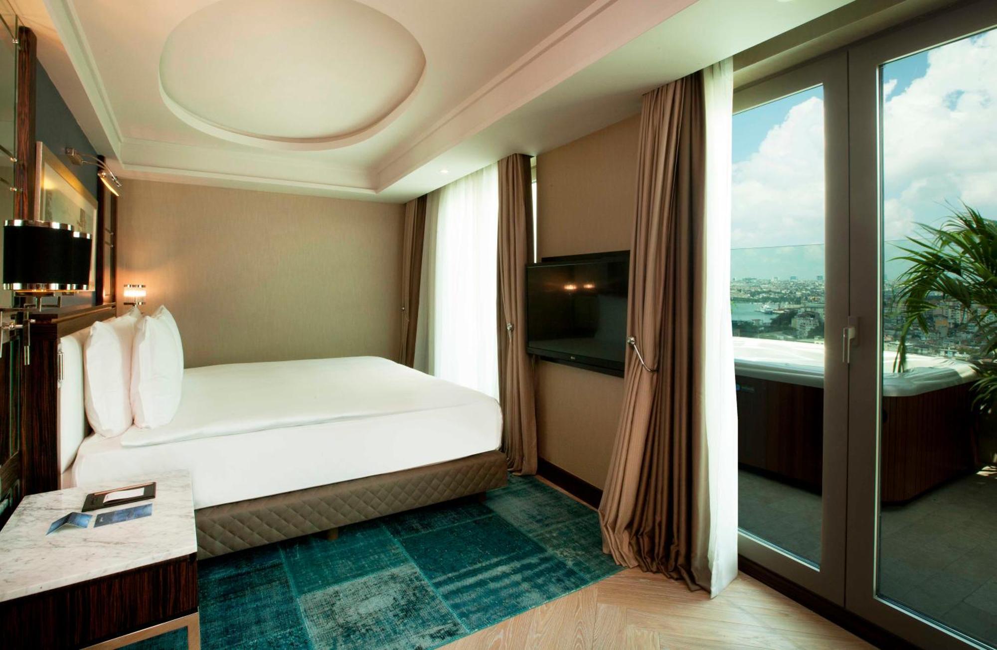 เรดิสัน บลู โฮเต็ล อิสตันบูล เปรา Hotel ห้อง รูปภาพ Suite bedroom