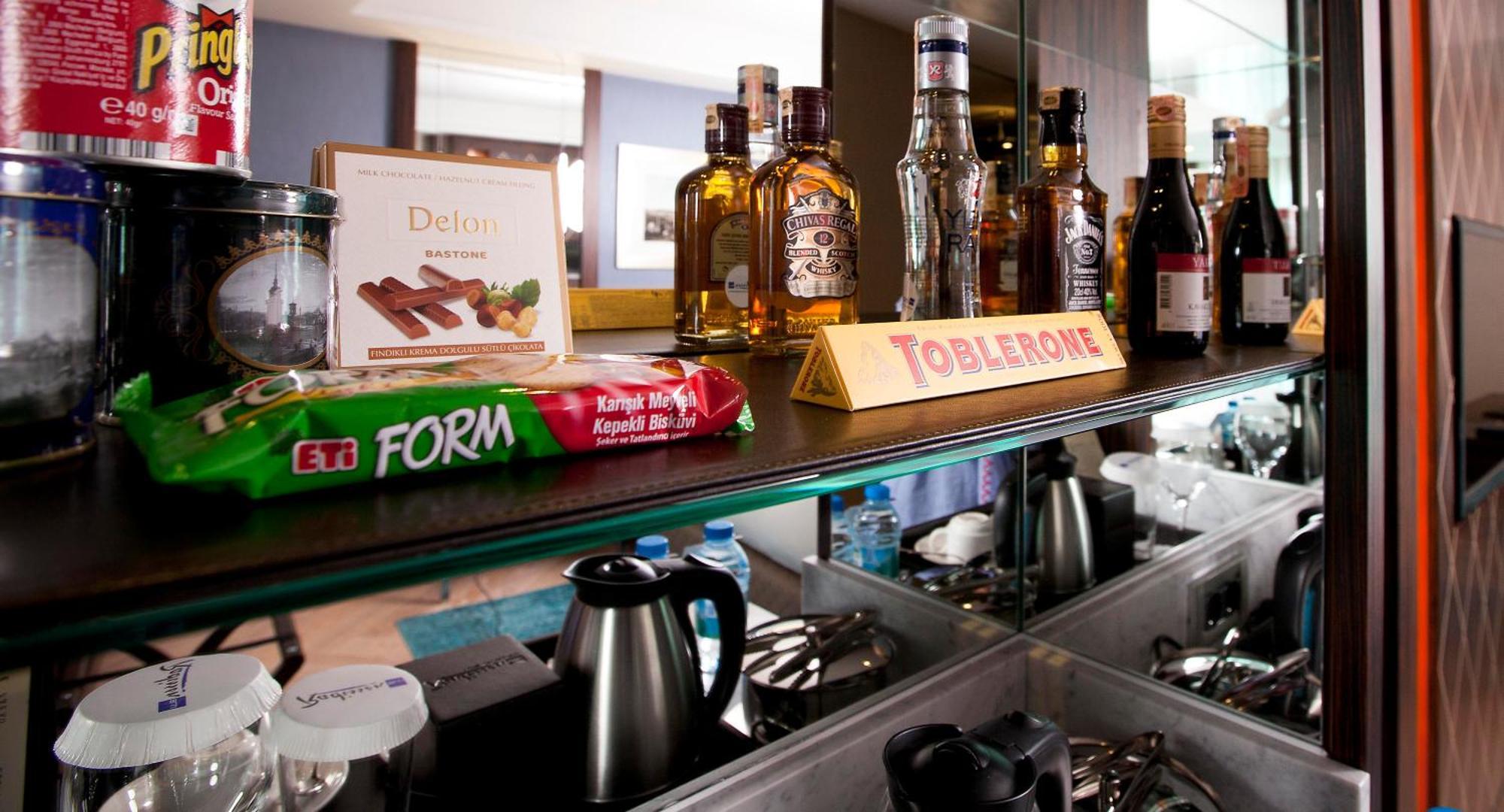 เรดิสัน บลู โฮเต็ล อิสตันบูล เปรา Hotel ห้อง รูปภาพ A bar in Dublin, Ireland