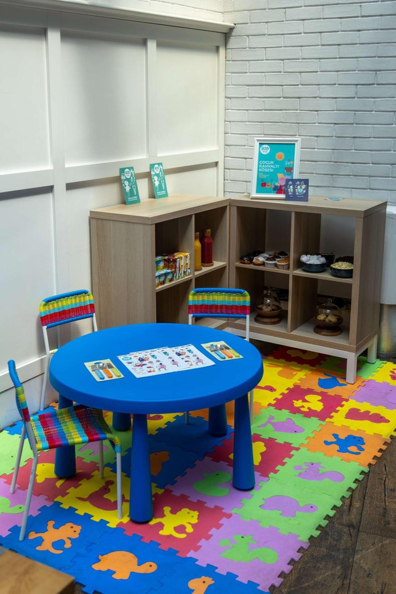 เรดิสัน บลู โฮเต็ล อิสตันบูล เปรา Hotel ภายนอก รูปภาพ Childcare centre
